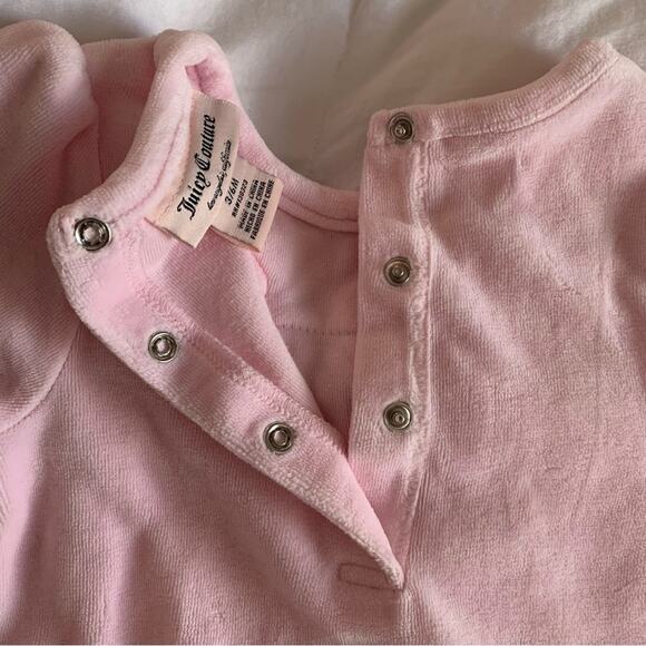 Juicy Couture Warm Plush Pink One Piece Zippered| 3-6 month | Gold Booties - Picture 5 of 12
